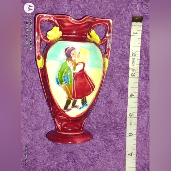 Vtg. German or Austrian MAJOLICA HANDLED VASE: Couple Kissing,5.75",#9793 - Picture 5 of 8